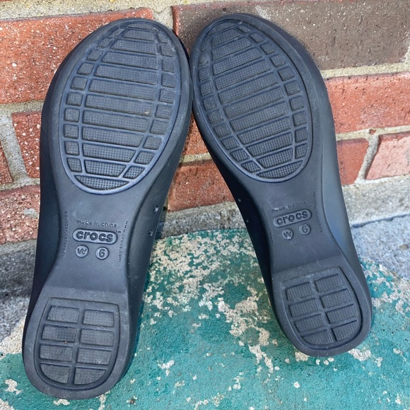 SOLD Crocs - Picture 6 of 7